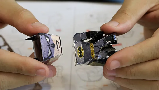 Batman Justice League Legends - Metal Earth 3D Model Puzzle