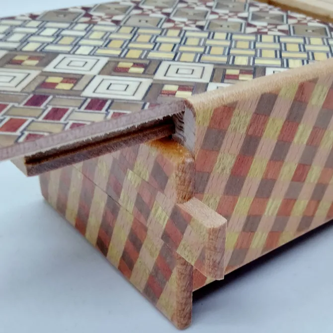 4 Sun 7 Steps + 7 Dual Compartment - Yosegi Ichimatsu Japanese Puzzle Box