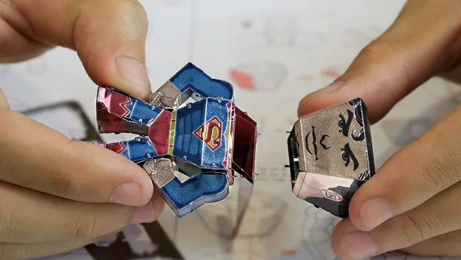 Superman Justice League Legends - Metal Earth 3D Model Puzzle