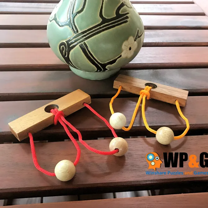 Two Lovers String - Brain Teaser Wood Puzzle